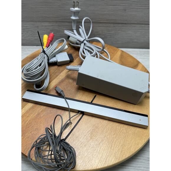 Nintendo Wii Console Wii Bundle (TESTED) Read Description - Picture 5 of 5